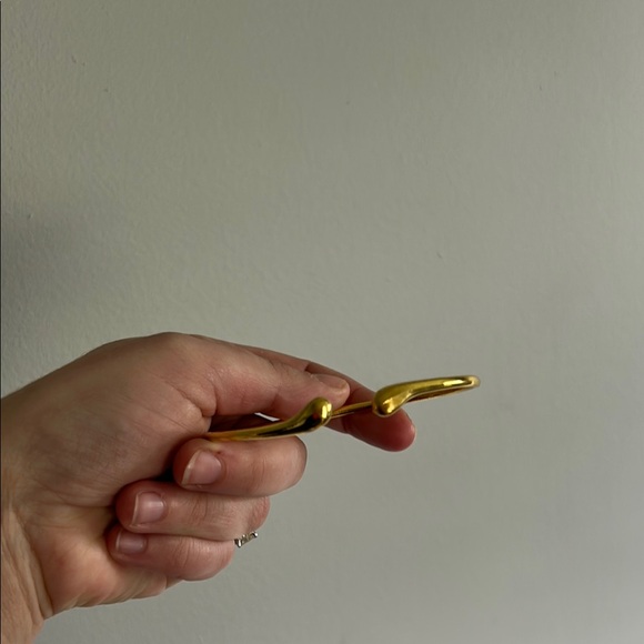 Jewelry - Gold arm cuff